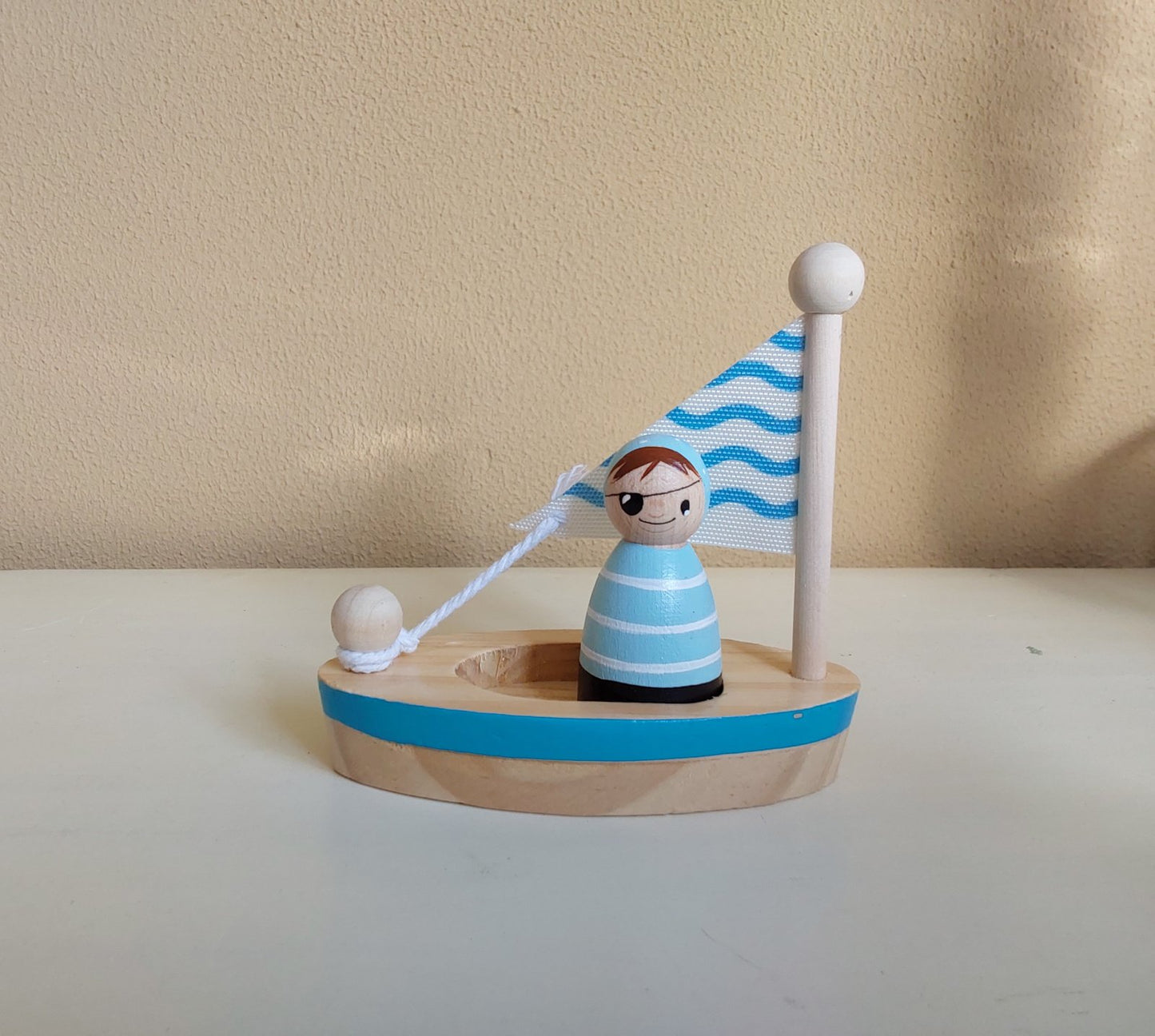 Houten Bootje met Piraat - Set Piraat & Boot - Speelset