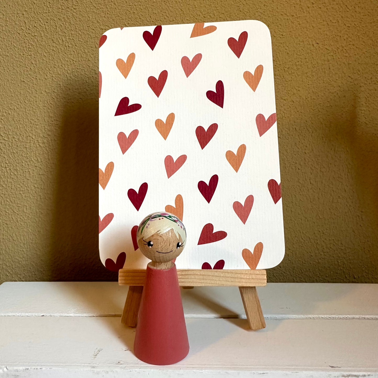 Hartjes kaart met pegdoll – op standaard – bloemen pegdoll