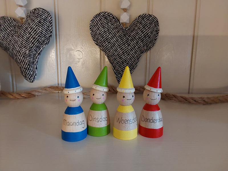 Dag Pegdoll - Dagen van de Week Pegdoll - Inclusief Hoedje