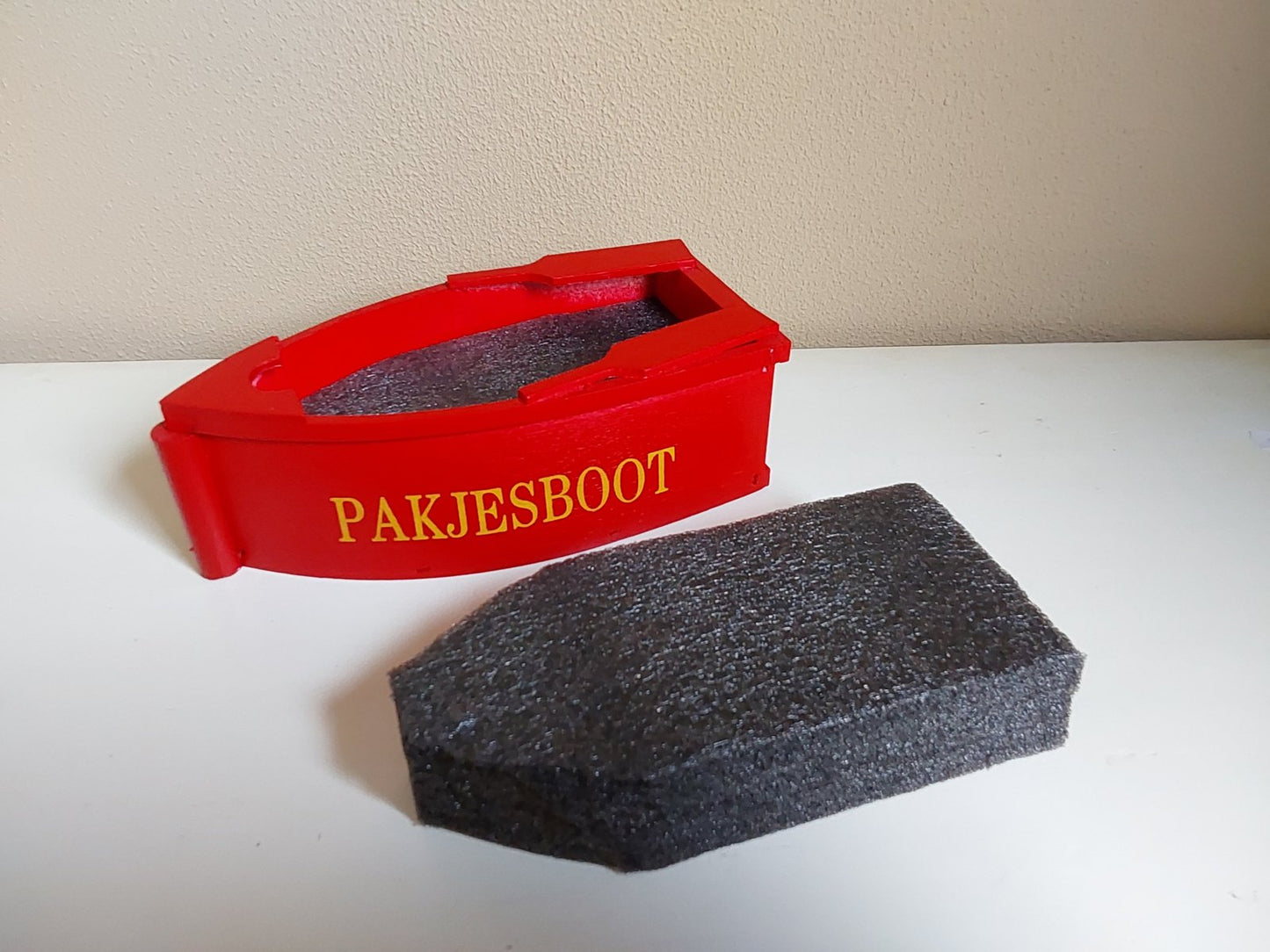 Pakjesboot - Rode Houten Pakjes Boot - Thema Sinterklaas