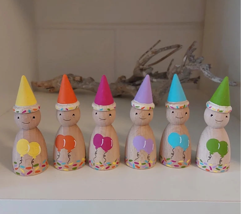 Feest Pegdoll - Verjaardag Pegdoll - Inclusief Hoedje