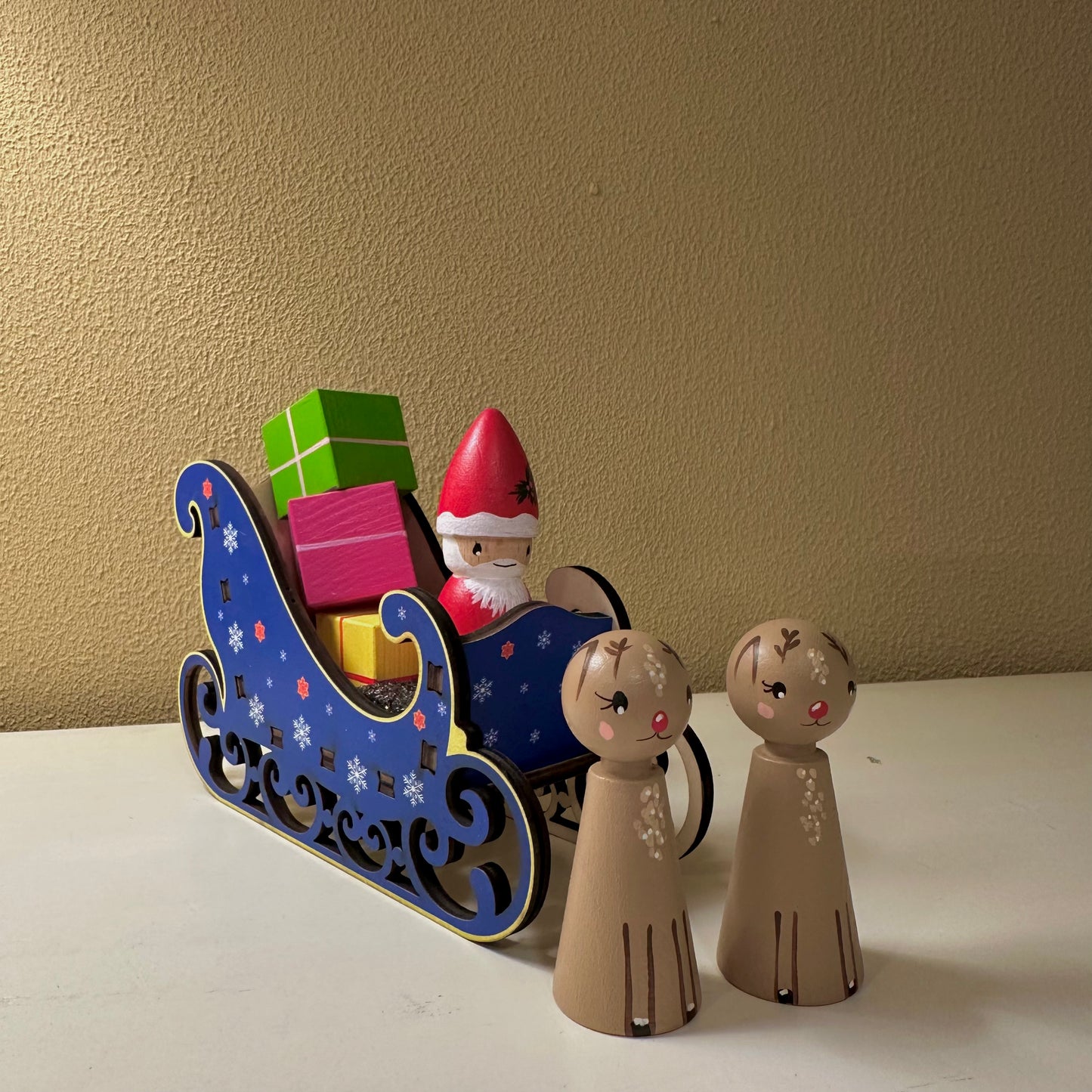 Kerstman met Slee - set van 3 pegdolls en pakjes - Thema Kerstmis