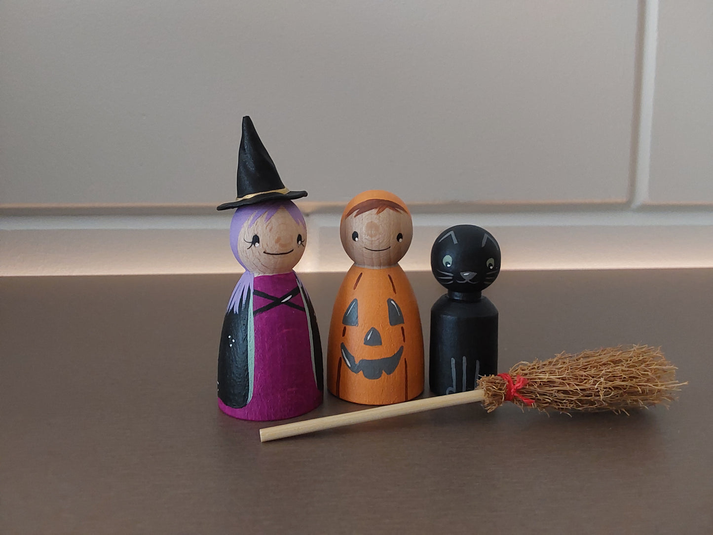 Halloween Pegdolls & Heksenbezem - Set van 3 Pegdolls en een Heksenbezem - Halloween set