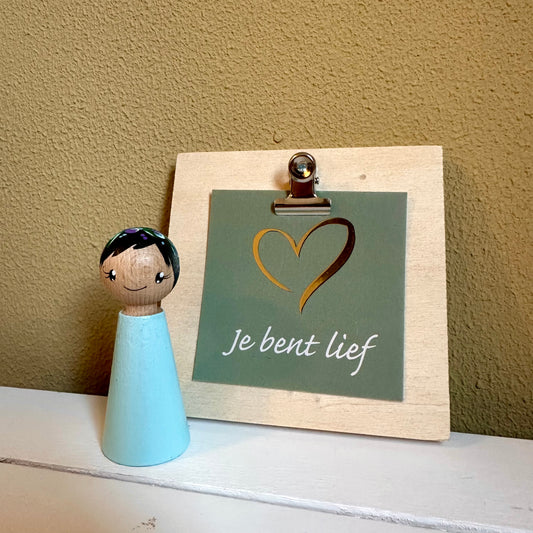 Kaartje op mini-clip met pegdoll – bloemen pegdoll