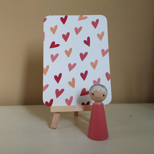 Hartjes kaart op standaard met pegdoll