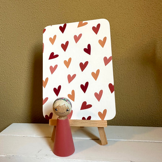 Hartjes kaart met pegdoll – op standaard – bloemen pegdoll