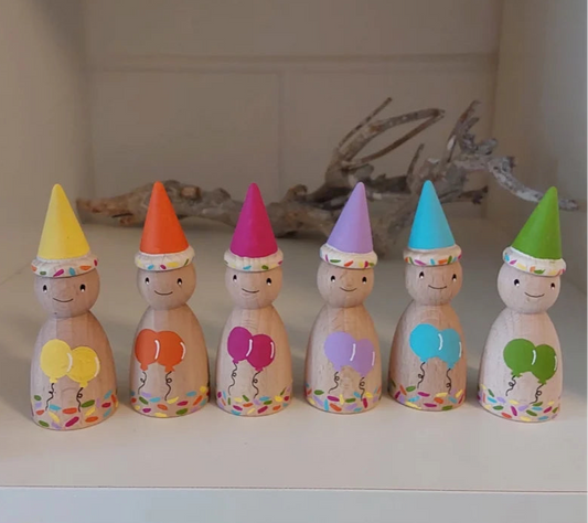 Feest Pegdoll - Verjaardag Pegdoll - Inclusief Hoedje