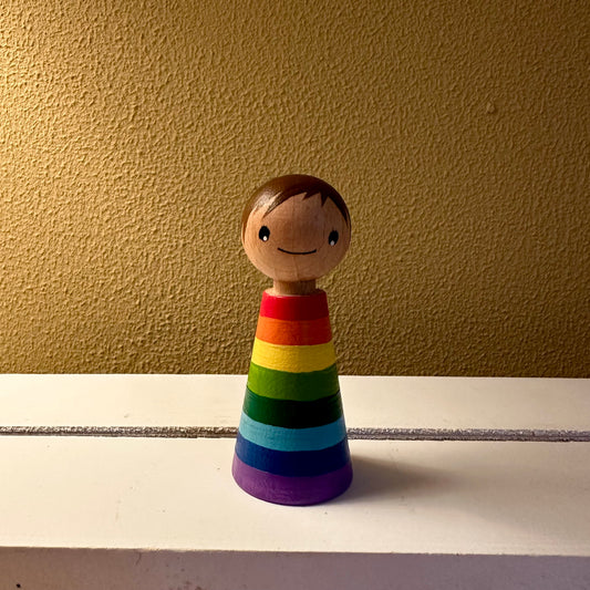 Regenboog Pegdoll - Houten poppetje in Regenboog kleuren - Kinderopvang